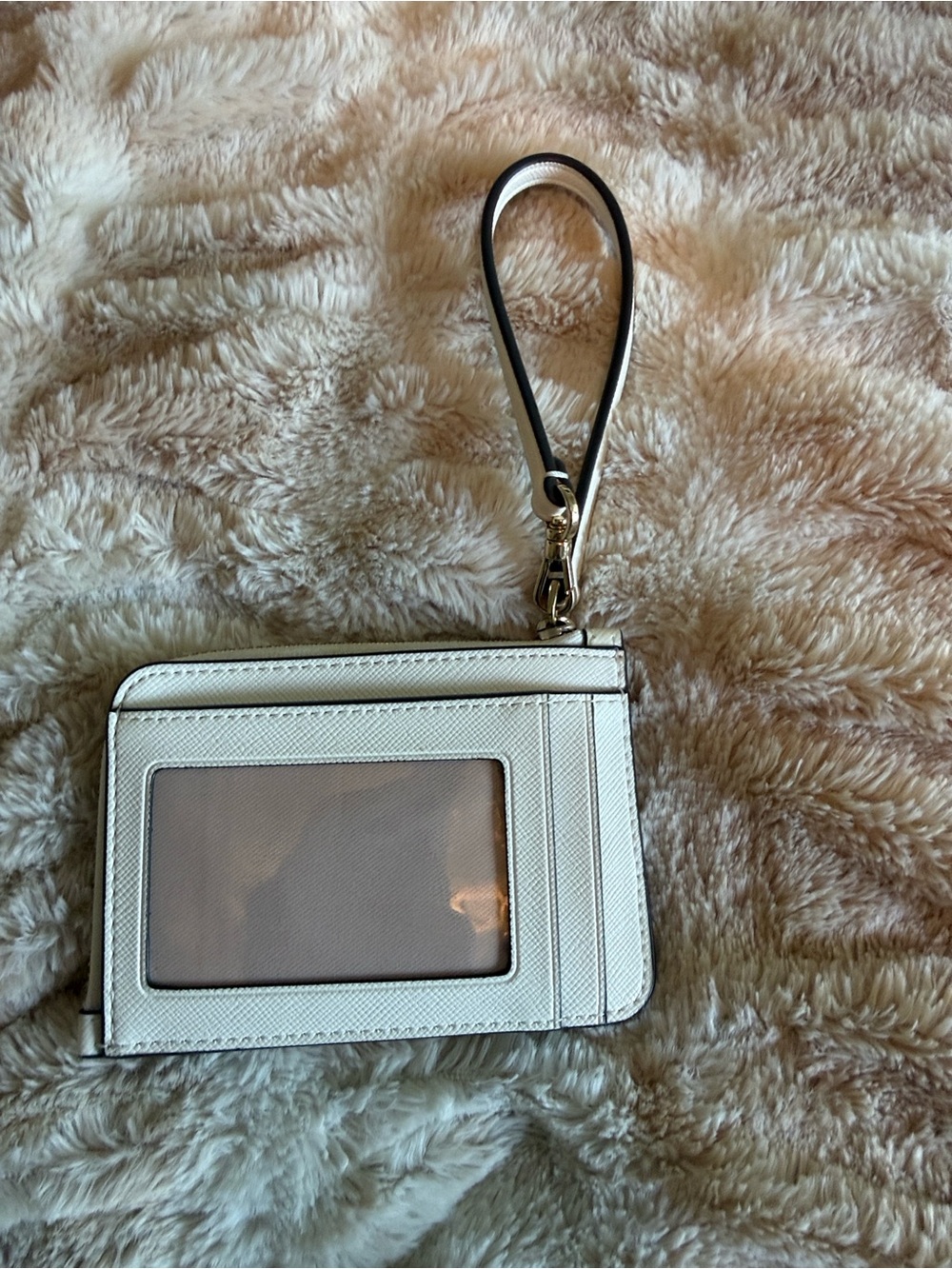 Kate Spade Strawberry Vine Wristlet ๐ - Picture 2 of 4